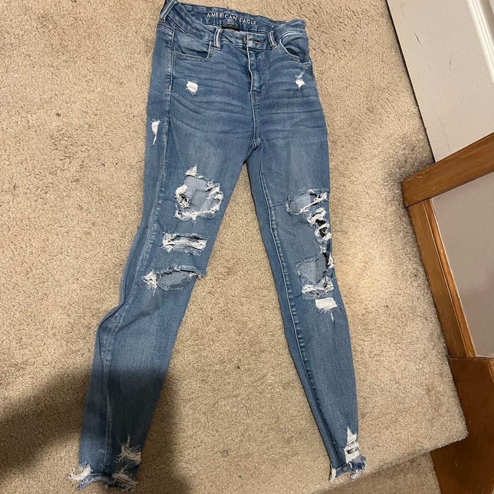 American Eagle stretchy ripped jeans size 4